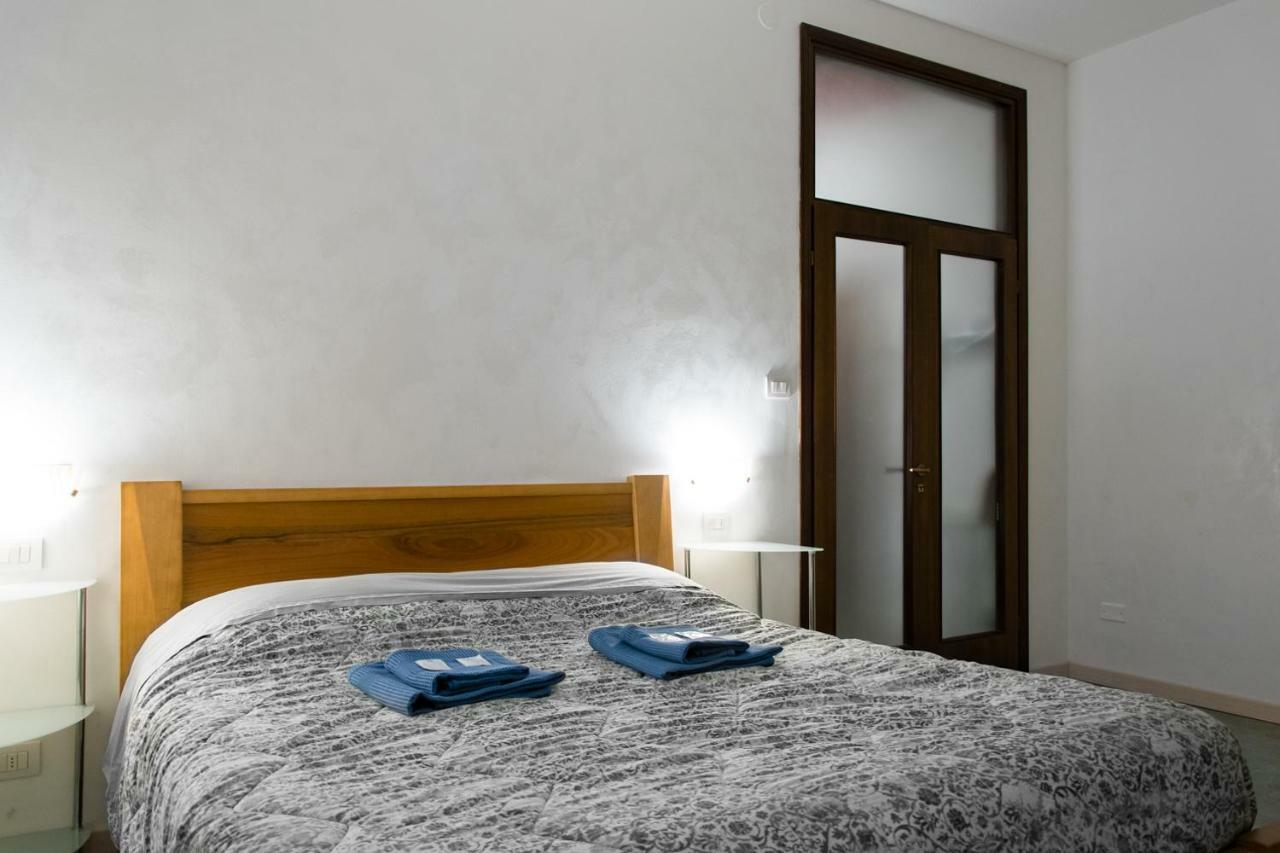 River House Верона Екстериор снимка